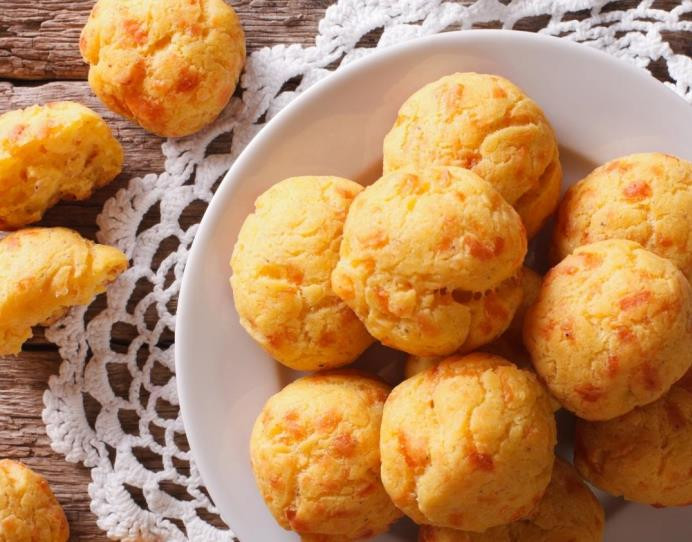 Recipe for gougères with Comté and sun-dried tomato cream