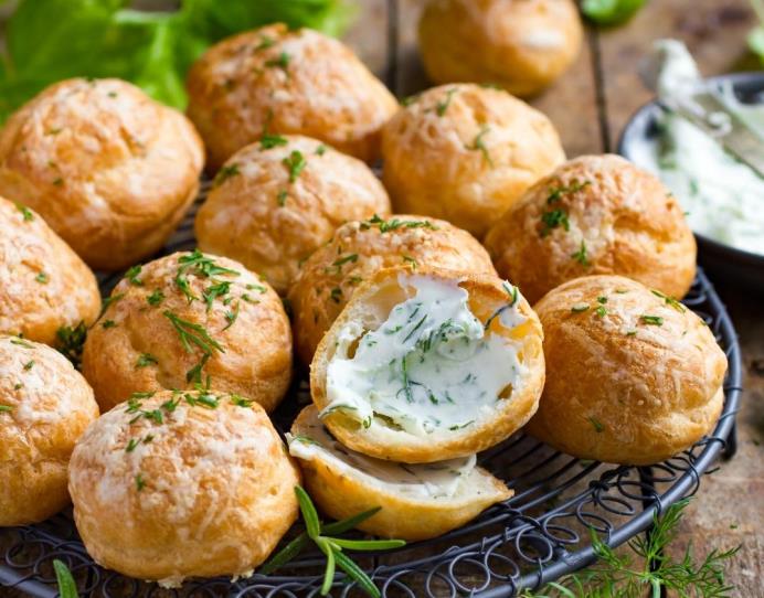 Gougères with fresh goat’s cheese and black tapenade