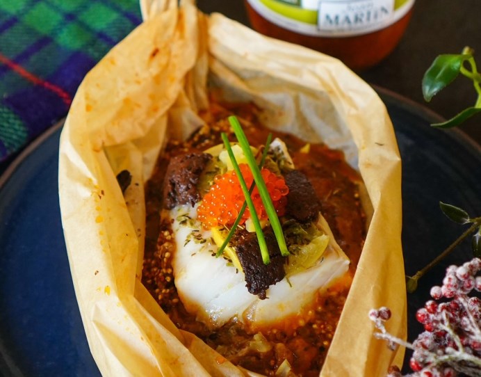 papillote de cabillaud Riste d'aubergine et tapenade noire